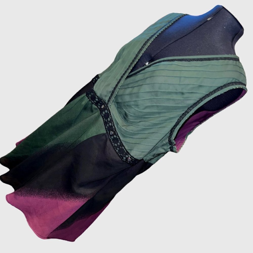 Lane Bryant Sz20 Purple And Green Beaded Top